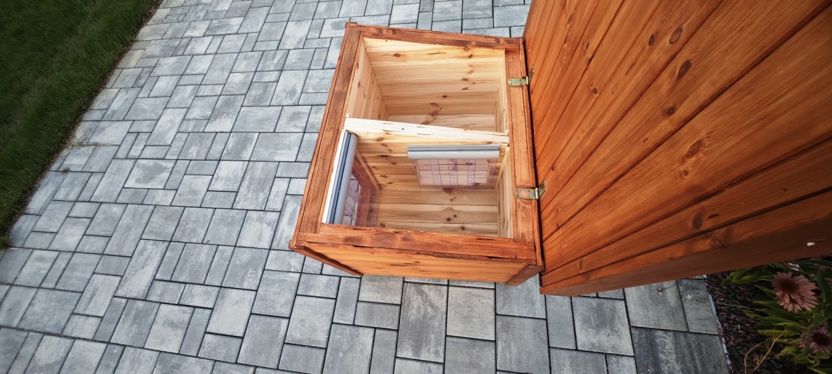 Extra hőfüggöny a kutyaház bejáratára – ThermoShield™